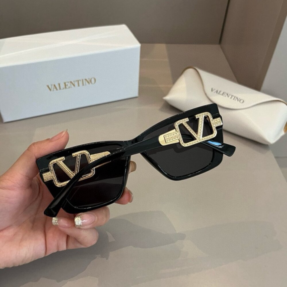 Valentino Women's Black Sunglasses - Picture 7 of 8